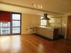 3 bedroom Flat to rent